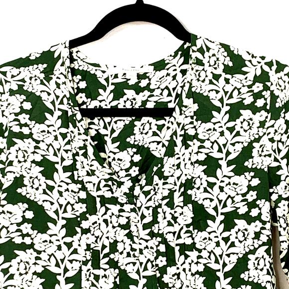 Fun 2 Fun Top Women Small Green Pleated V Neck Floral Print Long Sleeve - Picture 2 of 11